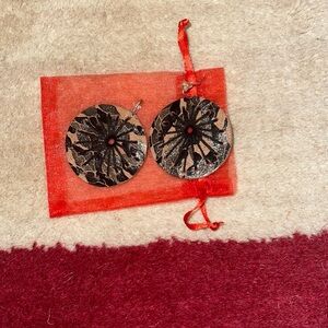 Brown camo round leather earrings- small size